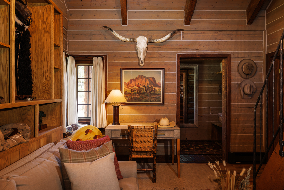 The Kanga guest cabin has a desk and seating area to meet all of our ranch guests' needs.