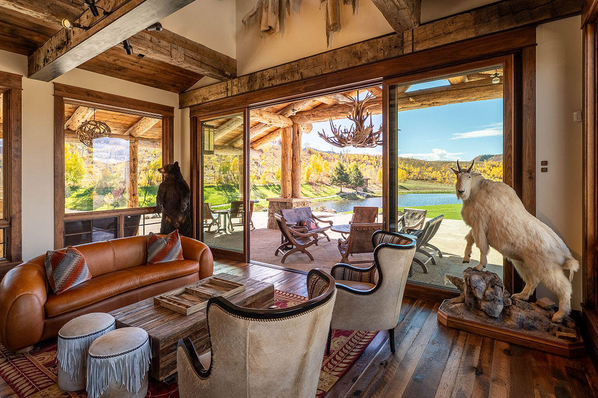 Picturesque views of the Colorado mountains from The Home Ranch Great Lodge.
